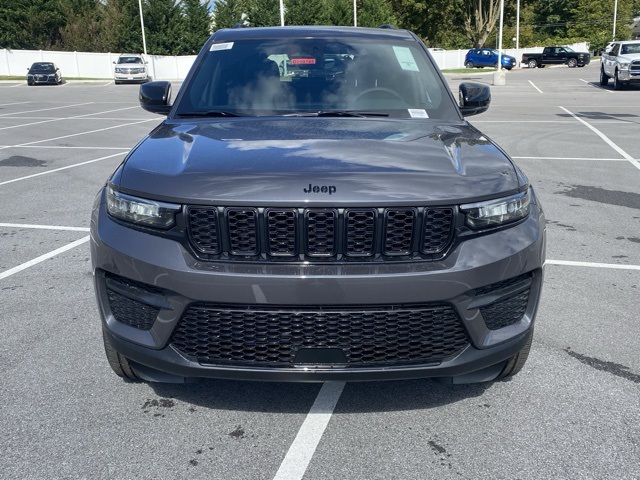 new 2025 Jeep Grand Cherokee car, priced at $39,795