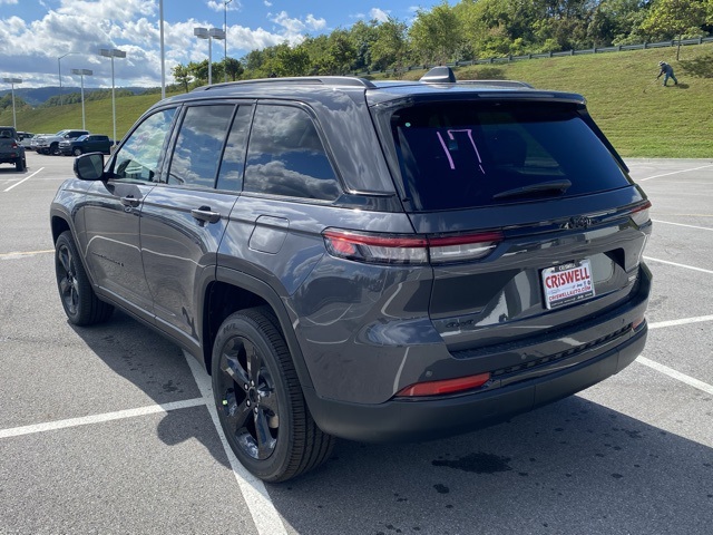 new 2025 Jeep Grand Cherokee car, priced at $39,795