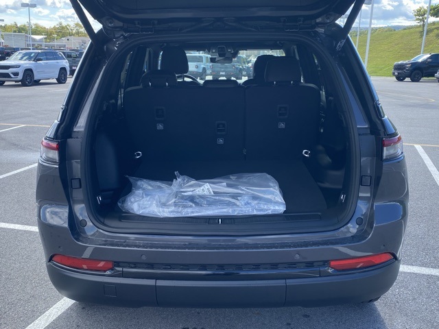 new 2025 Jeep Grand Cherokee car, priced at $39,795