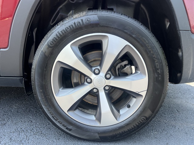 used 2020 Jeep Cherokee car, priced at $19,500