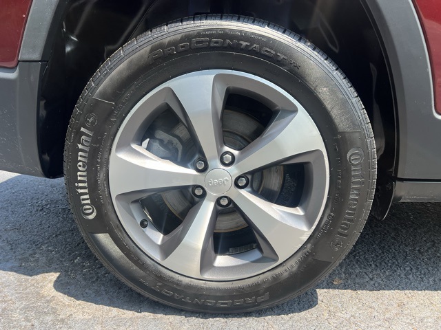 used 2020 Jeep Cherokee car, priced at $19,500