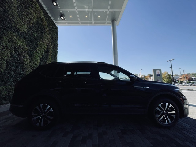 used 2022 Volkswagen Tiguan car, priced at $19,900