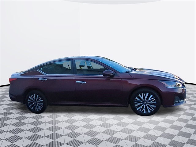 used 2023 Nissan Altima car, priced at $23,911