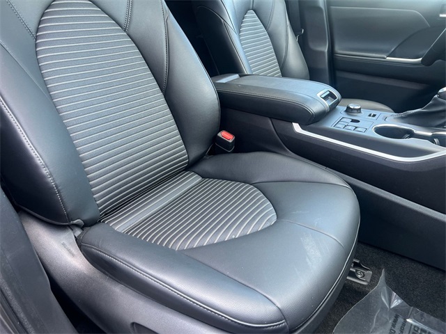 used 2023 Toyota Highlander car, priced at $40,911