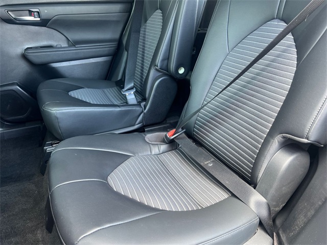 used 2023 Toyota Highlander car, priced at $40,911