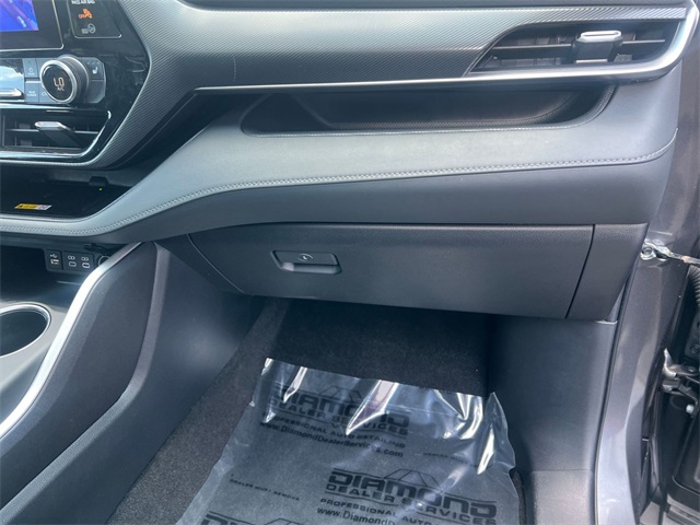 used 2023 Toyota Highlander car, priced at $40,911