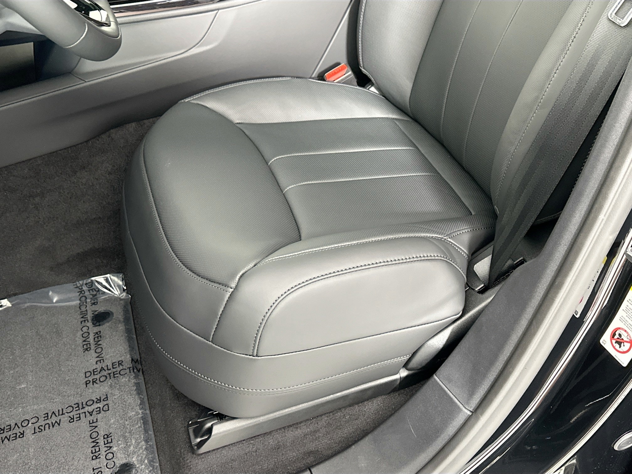 new 2025 Land Rover Range Rover Sport car, priced at $104,785
