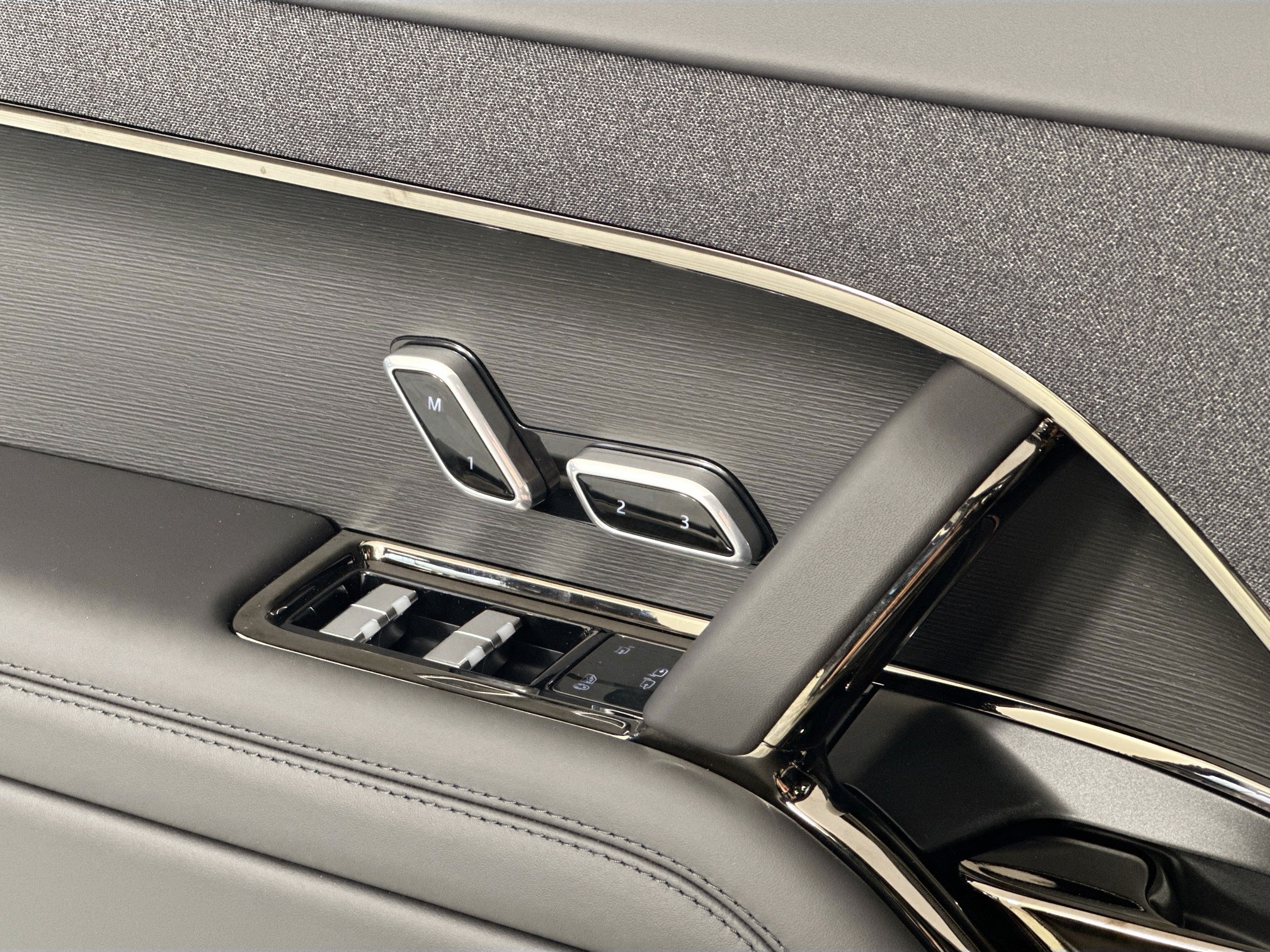 new 2025 Land Rover Range Rover Sport car, priced at $104,785