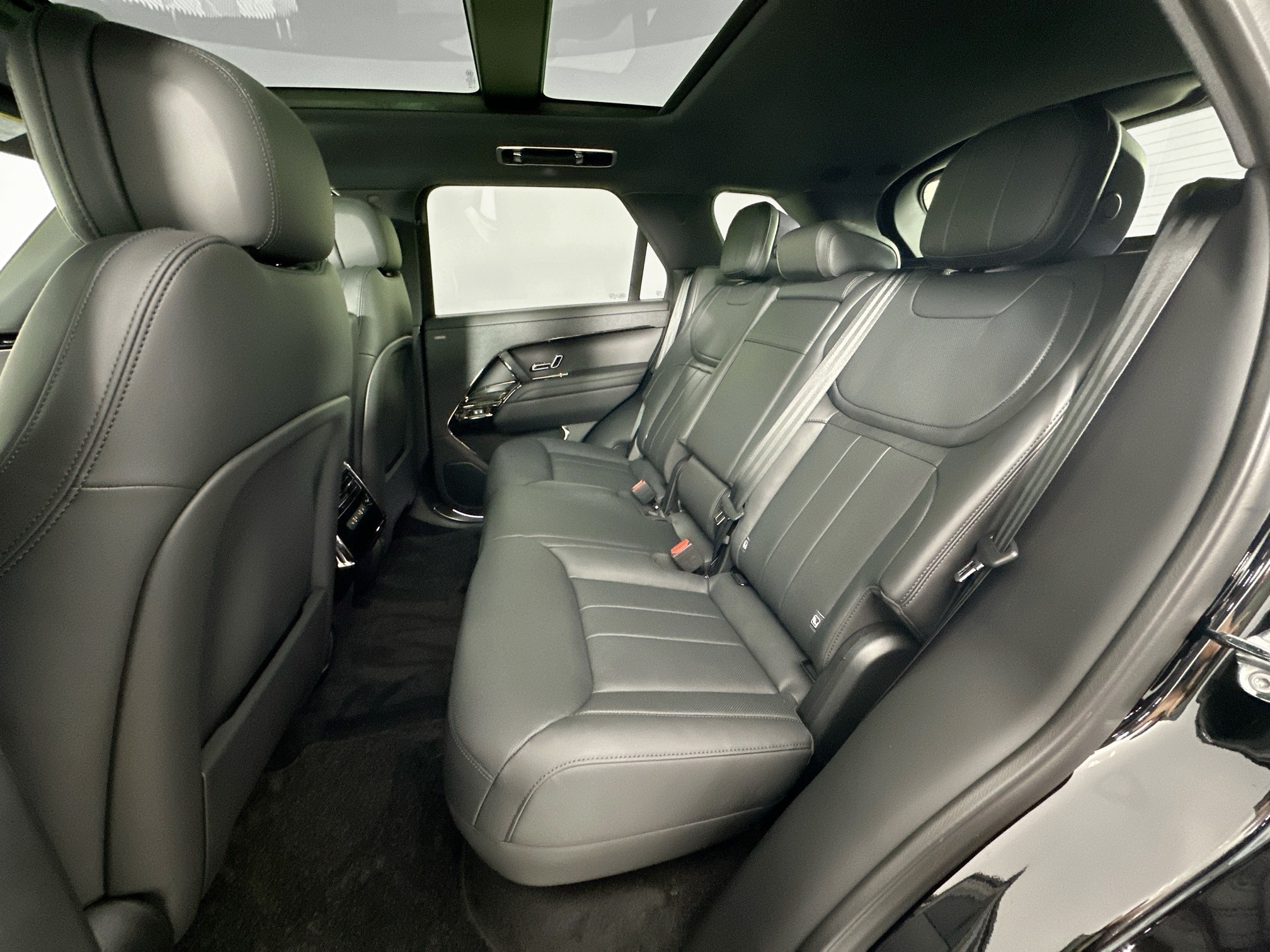 new 2025 Land Rover Range Rover Sport car, priced at $104,785