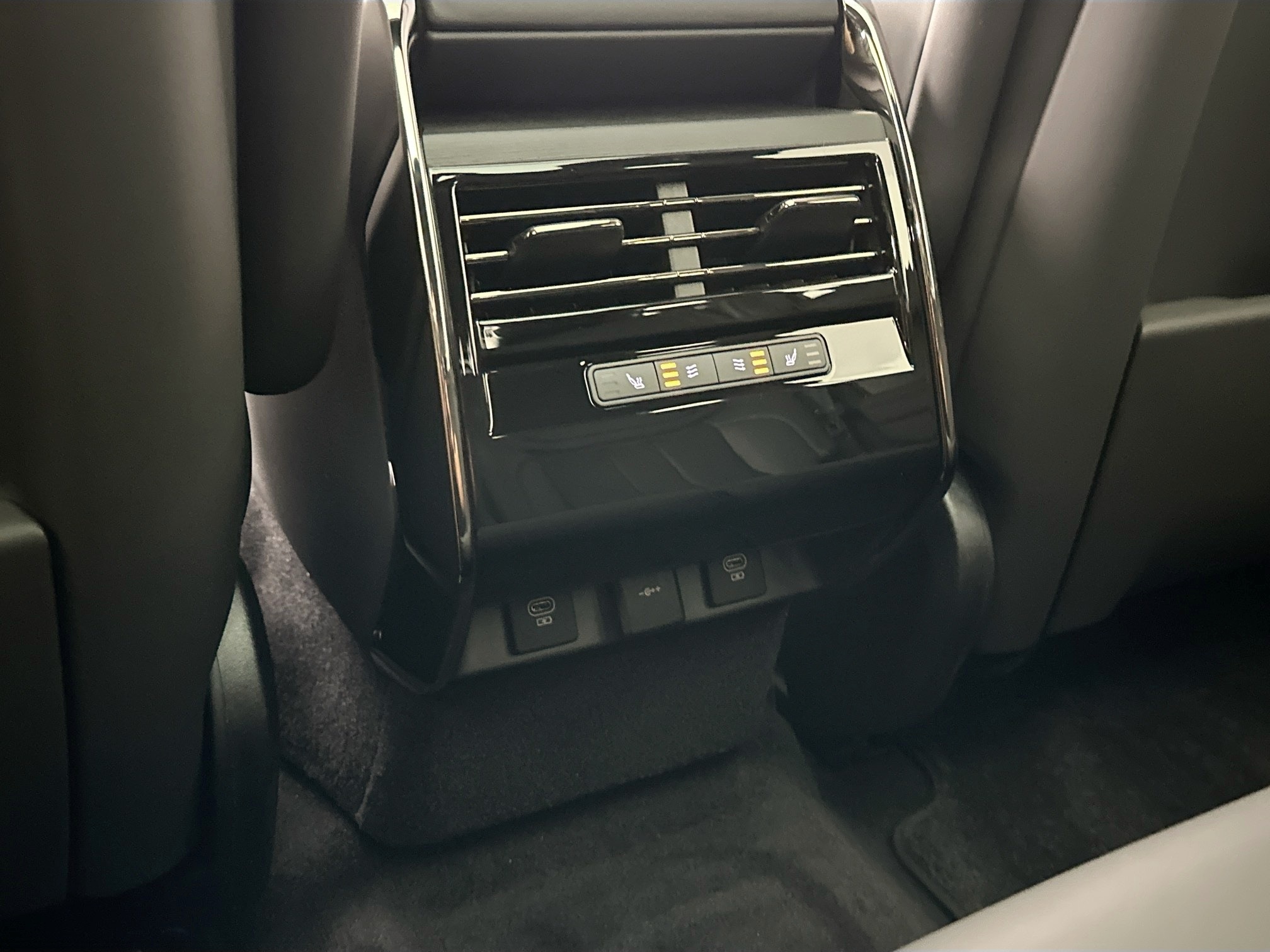 new 2025 Land Rover Range Rover Sport car, priced at $104,785