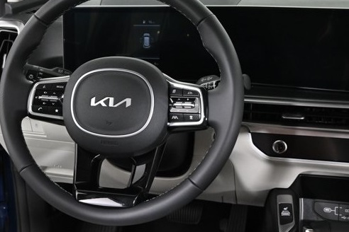 new 2025 Kia Sorento car, priced at $35,461