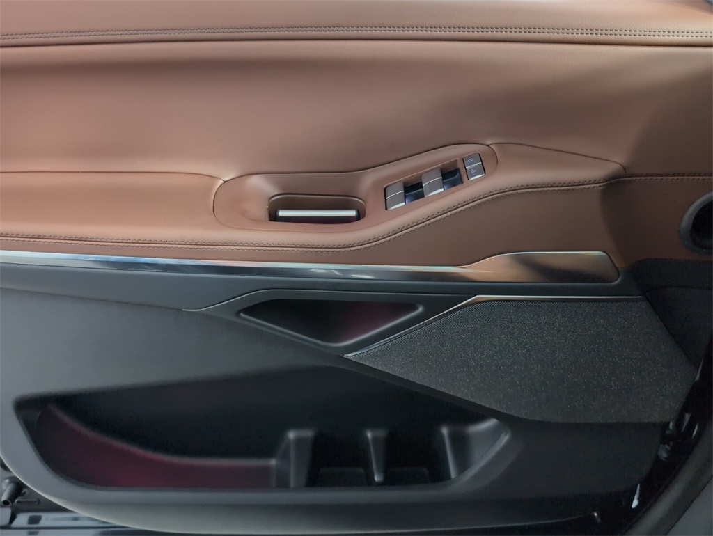 new 2025 Lincoln Navigator car, priced at $103,412