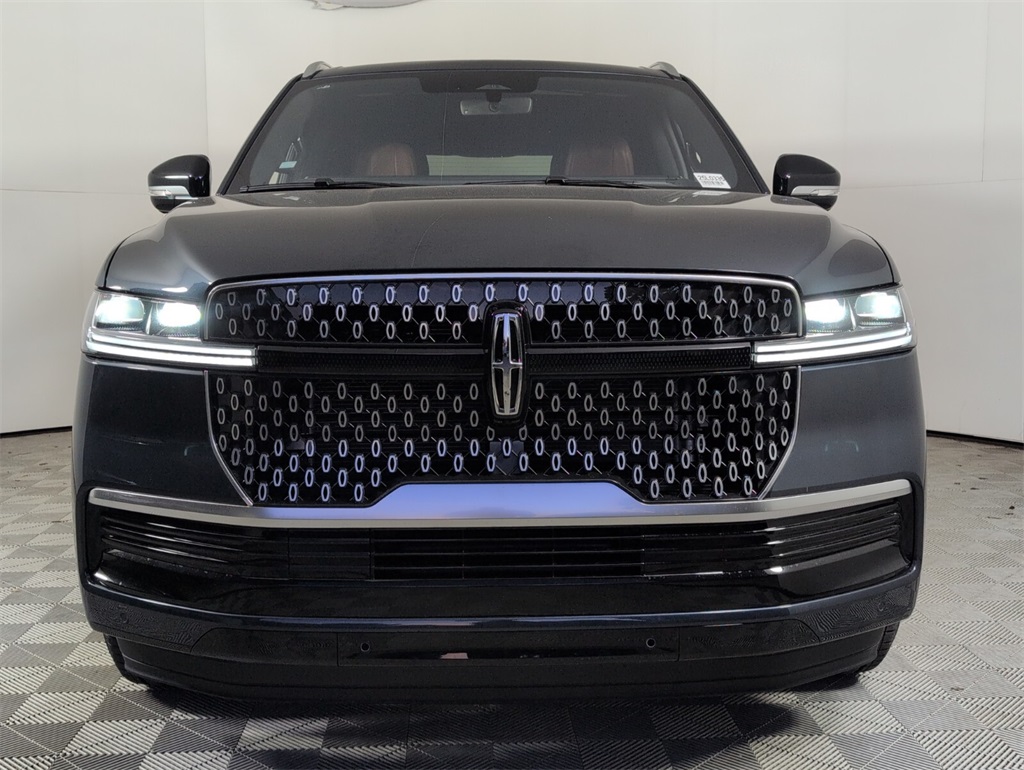 new 2025 Lincoln Navigator car, priced at $103,412