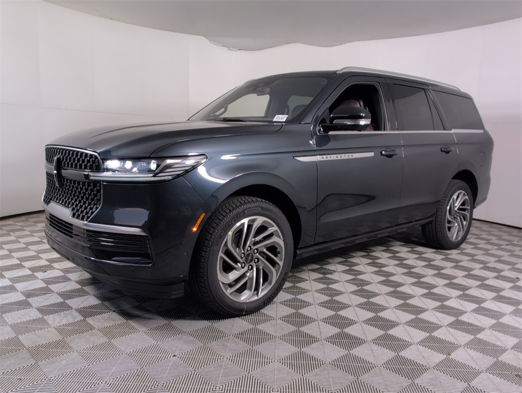 new 2025 Lincoln Navigator car, priced at $103,412