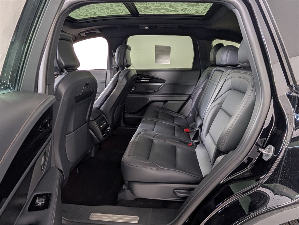 new 2025 Lincoln Nautilus car, priced at $57,859