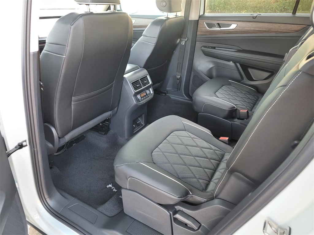 new 2025 Volkswagen Atlas car, priced at $50,446