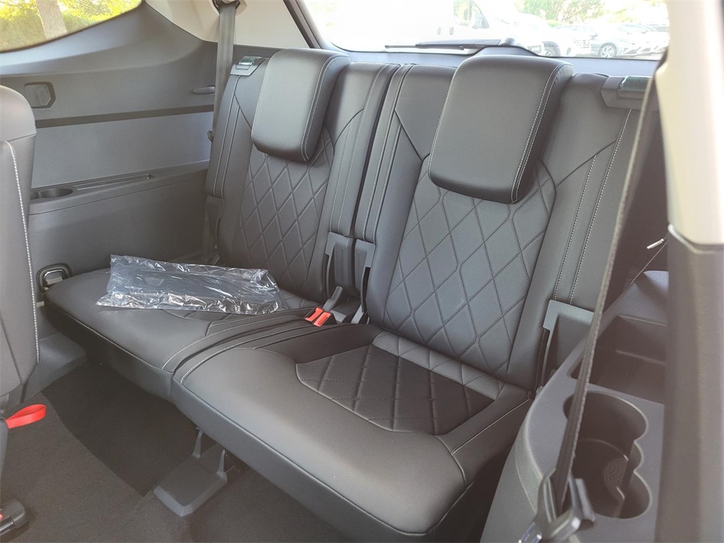 new 2025 Volkswagen Atlas car, priced at $50,446