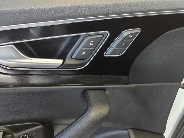 used 2019 Audi Q7 car, priced at $17,877