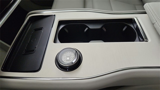 new 2025 Volvo EX90 car, priced at $86,290
