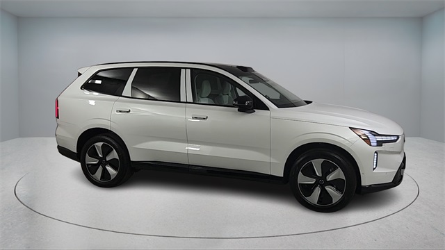 new 2025 Volvo EX90 car, priced at $86,290