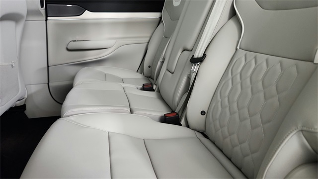 new 2025 Volvo EX90 car, priced at $86,290