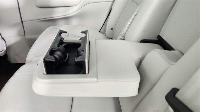new 2025 Volvo EX90 car, priced at $86,290