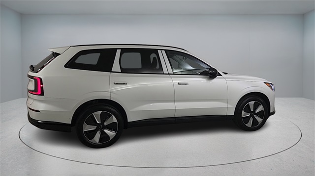 new 2025 Volvo EX90 car, priced at $86,290
