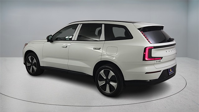 new 2025 Volvo EX90 car, priced at $86,290