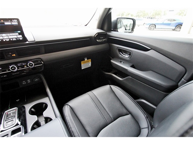 new 2025 Honda Pilot car, priced at $49,253