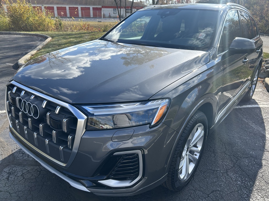 used 2025 Audi Q7 car, priced at $56,417