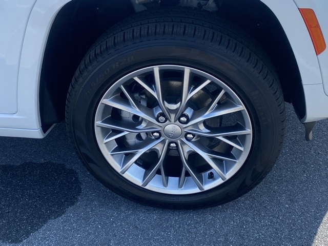 new 2025 Jeep Grand Cherokee car, priced at $52,354