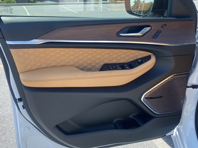 new 2025 Jeep Grand Cherokee car, priced at $52,354