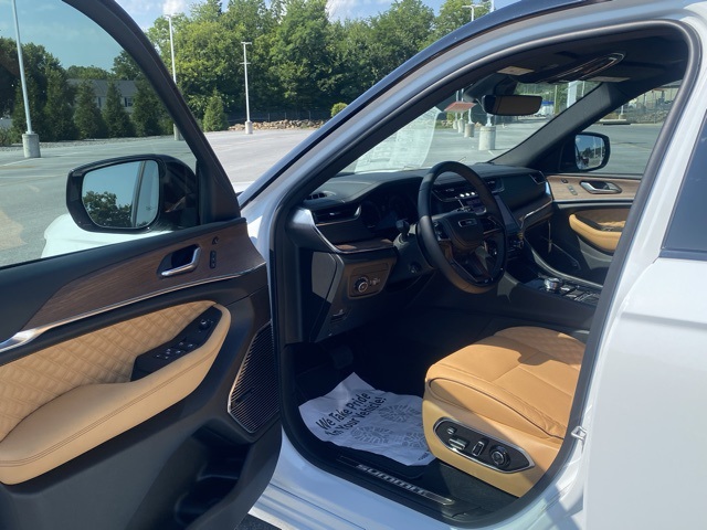 new 2025 Jeep Grand Cherokee car, priced at $52,354