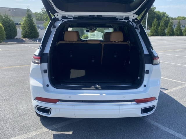 new 2025 Jeep Grand Cherokee car, priced at $52,354