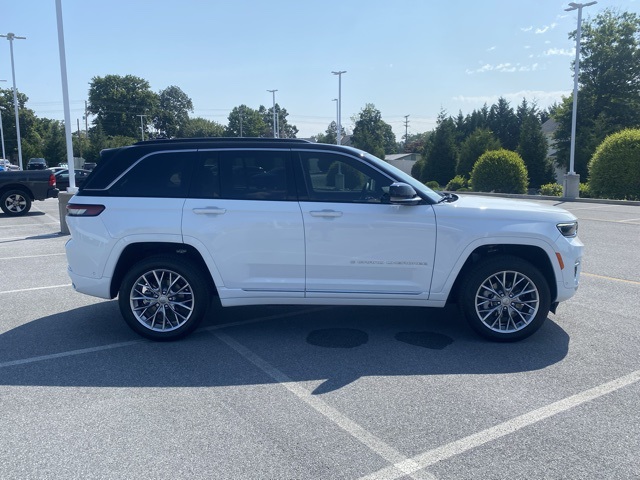 new 2025 Jeep Grand Cherokee car, priced at $52,354