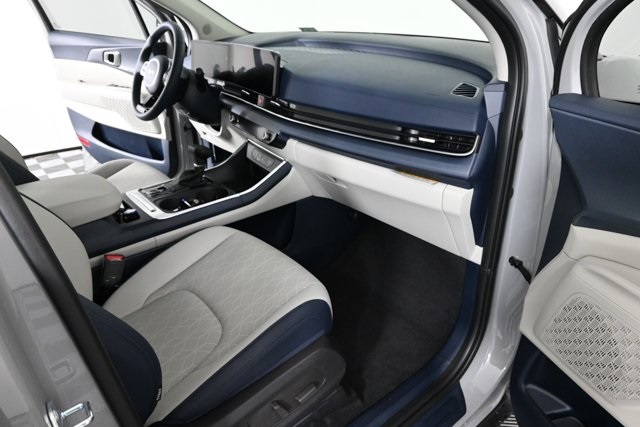 new 2025 Kia Carnival car, priced at $41,294