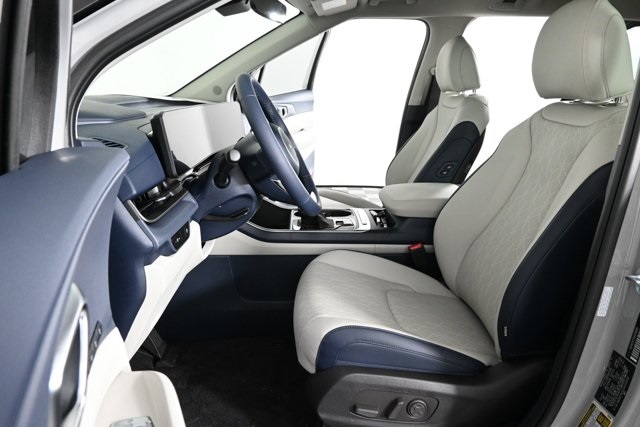 new 2025 Kia Carnival car, priced at $41,294