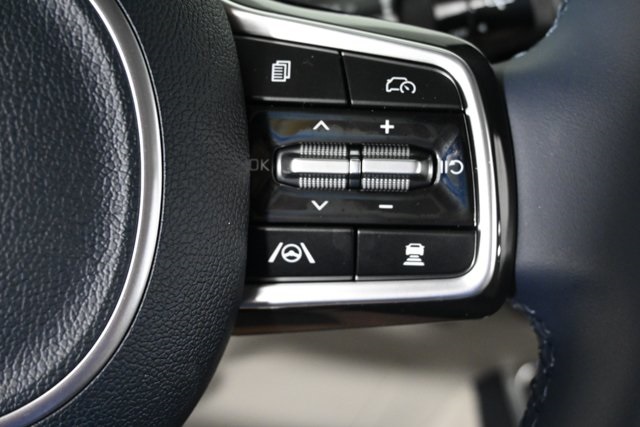 new 2025 Kia Carnival car, priced at $41,294