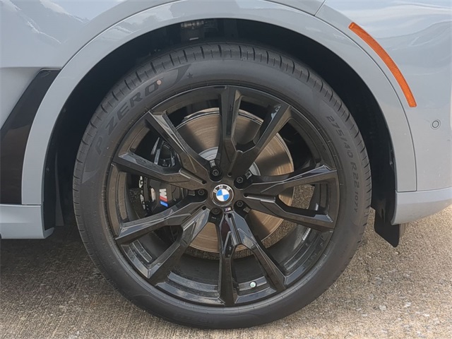 new 2026 BMW X7 car, priced at $100,730