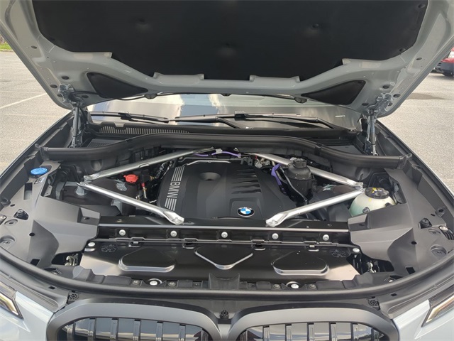 new 2026 BMW X7 car, priced at $100,730