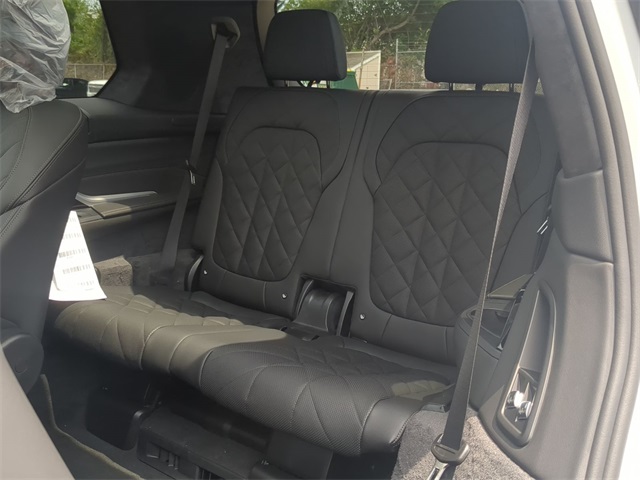 new 2026 BMW X7 car, priced at $100,730