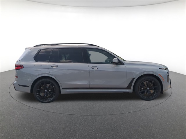 new 2026 BMW X7 car, priced at $100,730