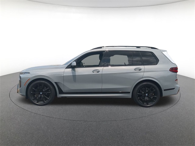new 2026 BMW X7 car, priced at $100,730
