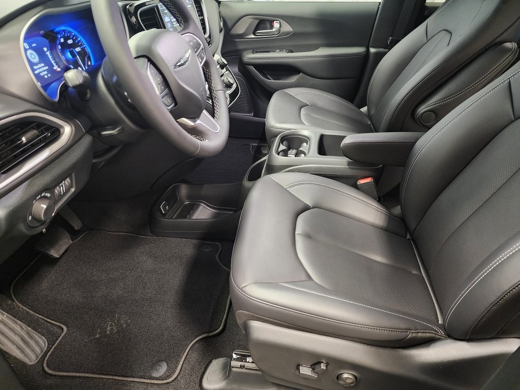 new 2025 Chrysler Voyager car, priced at $38,999