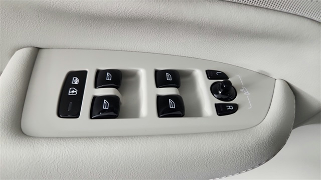 new 2026 Volvo XC90 Plug-In Hybrid car, priced at $85,625