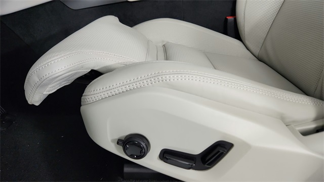 new 2026 Volvo XC90 Plug-In Hybrid car, priced at $85,625