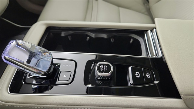 new 2026 Volvo XC90 Plug-In Hybrid car, priced at $85,625