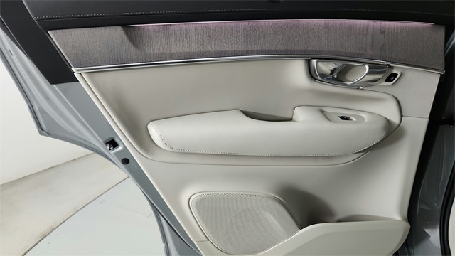 new 2026 Volvo XC90 Plug-In Hybrid car, priced at $85,625