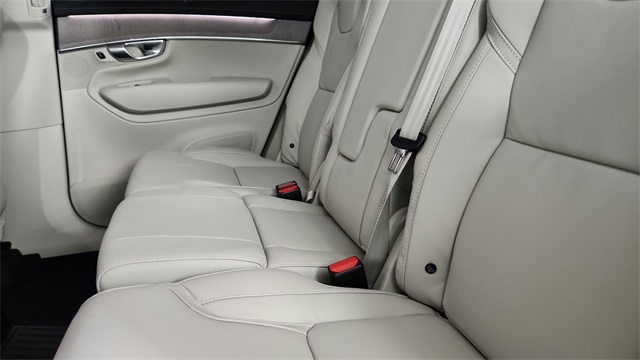 new 2026 Volvo XC90 Plug-In Hybrid car, priced at $85,625