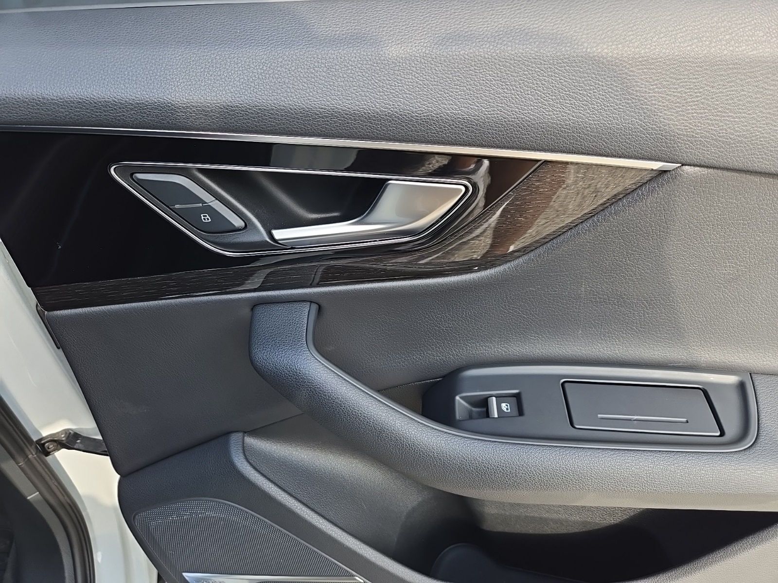 used 2019 Audi Q7 car, priced at $24,661